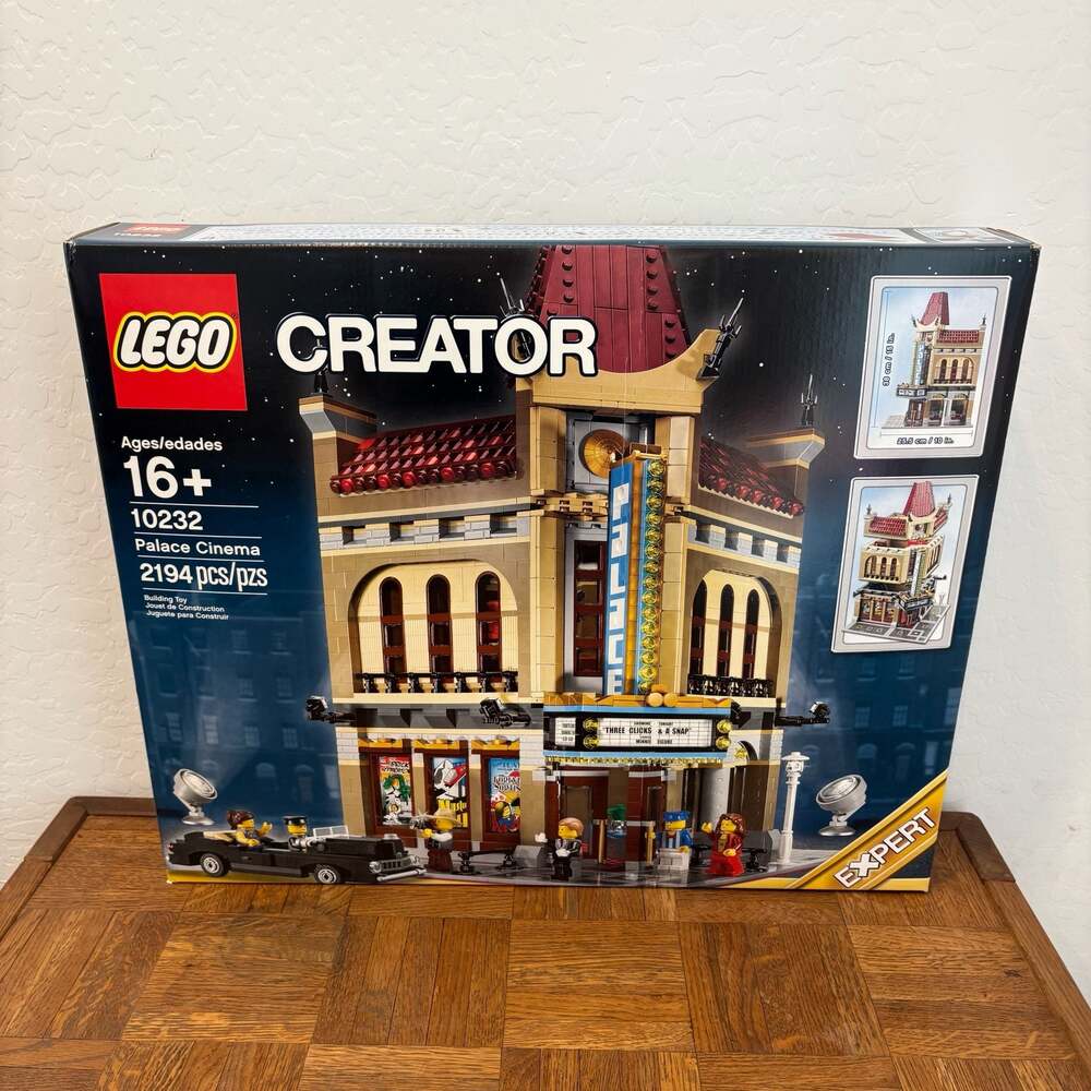 Lego Creator 10232 Palace Cinema Retired Set New in Box